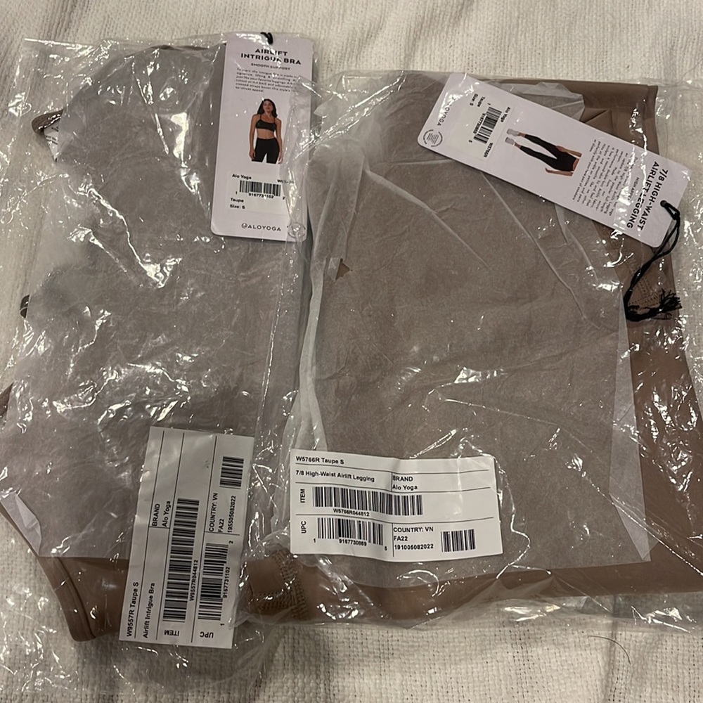 NWT ALO YOGA 7/8 High Waist Airlift Leggings and bra Taupe Tan medium - Picture 6 of 7